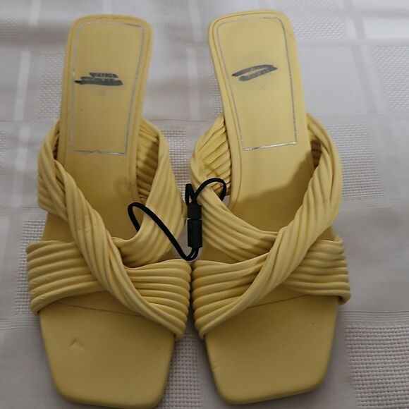 Yellow Women's Shoes - Picture 6 of 16